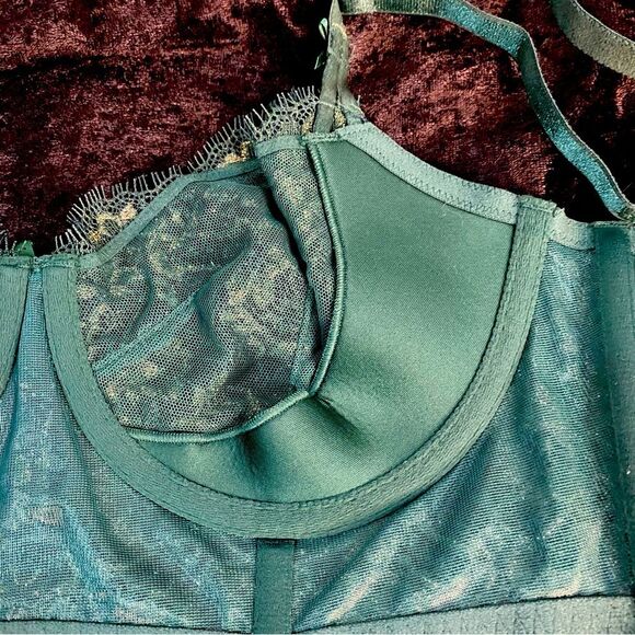 Victoria’s Secret 34D Bra NWT Dream Angels VS Push up w/out padding Emerald Gold - Picture 5 of 9